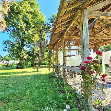 Chateau Arche D'aure Bed & Breakfast