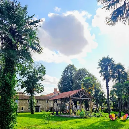 Chateau Arche D'aure Bed and breakfast