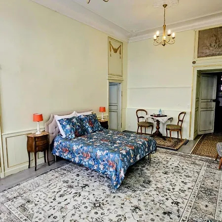 Chateau Arche D'aure Bed and breakfast