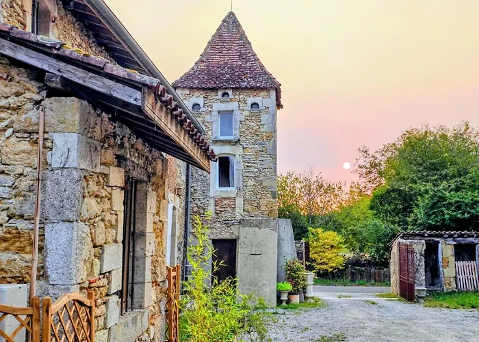Couette-café Château Arche D'aure 4*